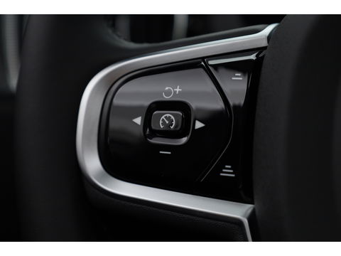 Volvo XC60 2.0 T8 Plug-in hybrid AWD Ultra Dark | Trekhaak | B&W Audio | Massage | Ventilatie | 360 camera