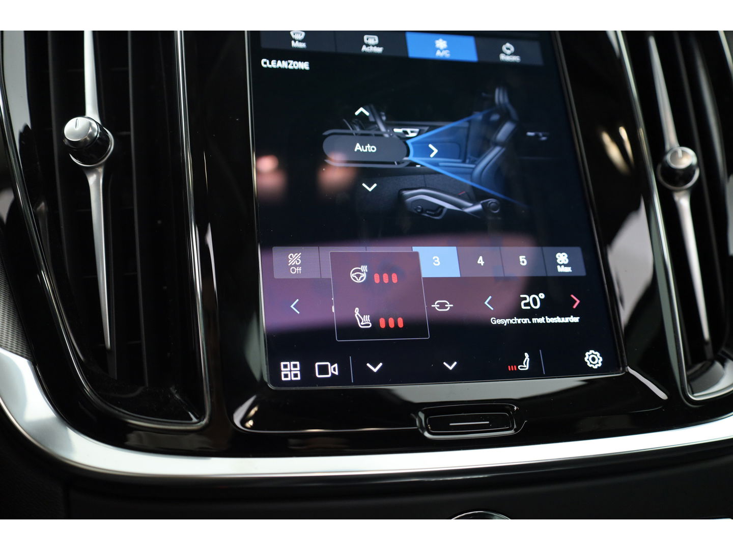Volvo V60 2.0 T6 Plug-in hybrid AWD Plus Dark | Pano-dak | Head-up | H&K audio | 360 camera | MJ25 |