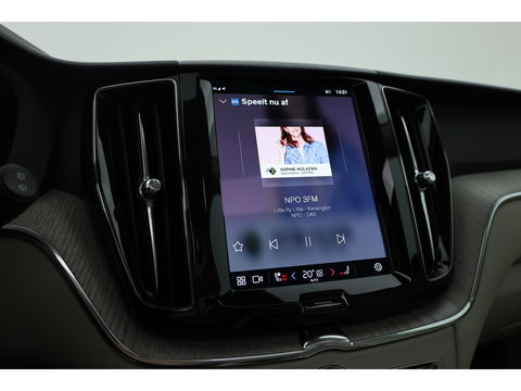 Volvo XC60 2.0 T6 Plug-in hybrid AWD Plus Bright | H&K audio | 360 camera | ACC | Blis | 4x stoel + stuurverw. |