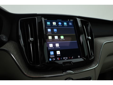 Volvo XC60 2.0 T6 Plug-in hybrid AWD Plus Bright | H&K audio | 360 camera | ACC | Blis | 4x stoel + stuurverw. |
