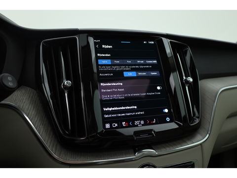 Volvo XC60 2.0 T6 Plug-in hybrid AWD Plus Bright | H&K audio | 360 camera | ACC | Blis | 4x stoel + stuurverw. |