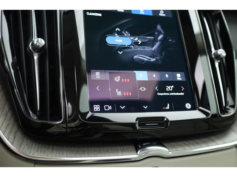Volvo XC60 2.0 T6 Plug-in hybrid AWD Plus Bright | H&K audio | 360 camera | ACC | Blis | 4x stoel + stuurverw. |
