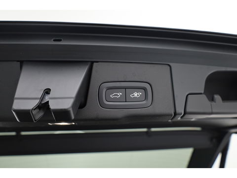 Volvo XC60 2.0 T6 Plug-in hybrid AWD Plus Bright | H&K audio | 360 camera | ACC | Blis | 4x stoel + stuurverw. |