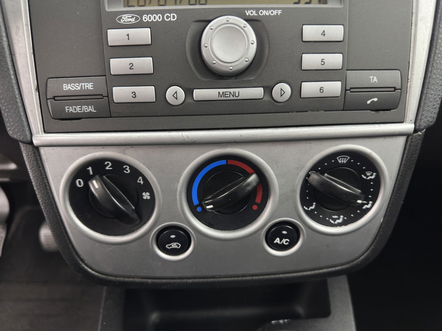 Ford Fiesta 1.3-8V Style *ST-pakket | AIRCO | COMFORT-SEATS | FORD-AUDIO-6000 | PRIVACY-GLASS | 16''ALU*