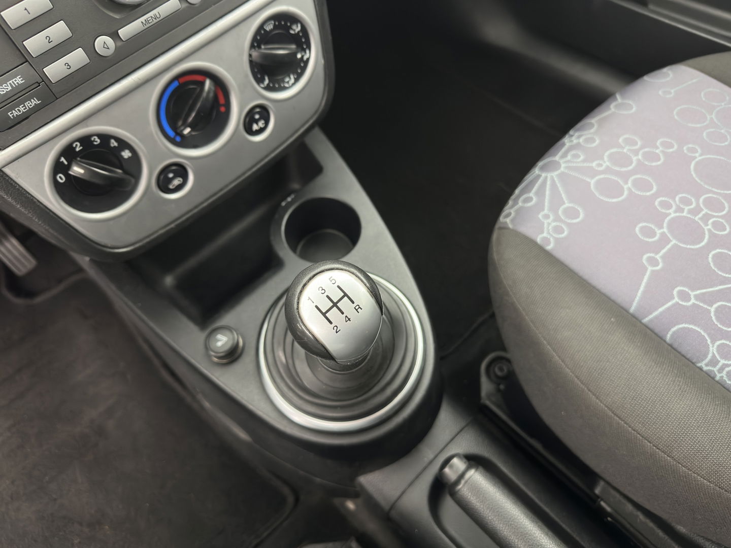 Ford Fiesta 1.3-8V Style *ST-pakket | AIRCO | COMFORT-SEATS | FORD-AUDIO-6000 | PRIVACY-GLASS | 16''ALU*