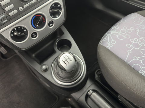 Ford Fiesta 1.3-8V Style *ST-pakket | AIRCO | COMFORT-SEATS | FORD-AUDIO-6000 | PRIVACY-GLASS | 16''ALU*