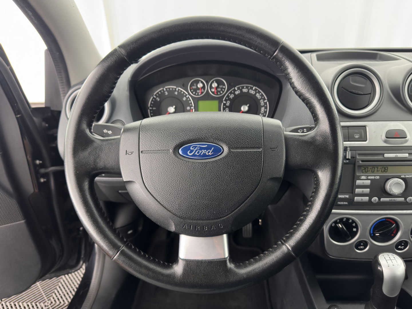 Ford Fiesta 1.3-8V Style *ST-pakket | AIRCO | COMFORT-SEATS | FORD-AUDIO-6000 | PRIVACY-GLASS | 16''ALU*