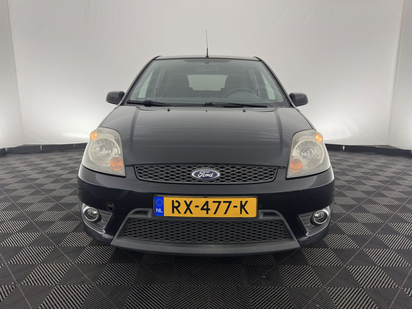 Ford Fiesta 1.3-8V Style *ST-pakket | AIRCO | COMFORT-SEATS | FORD-AUDIO-6000 | PRIVACY-GLASS | 16''ALU*