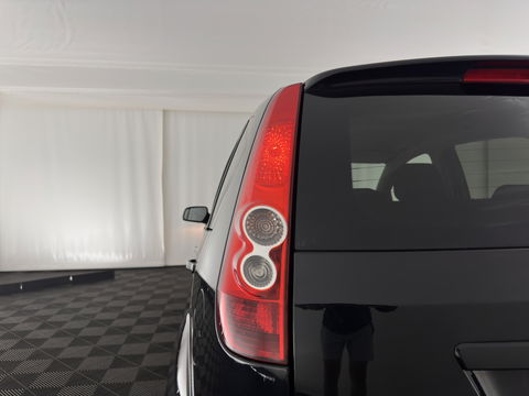 Ford Fiesta 1.3-8V Style *ST-pakket | AIRCO | COMFORT-SEATS | FORD-AUDIO-6000 | PRIVACY-GLASS | 16''ALU*