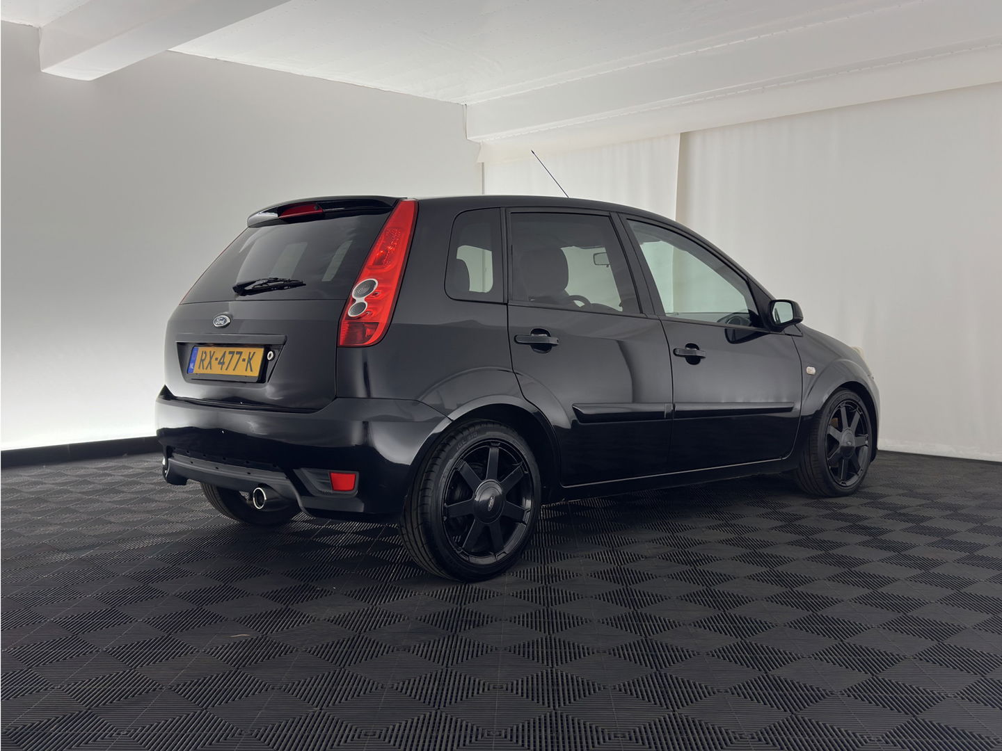 Ford Fiesta 1.3-8V Style *ST-pakket | AIRCO | COMFORT-SEATS | FORD-AUDIO-6000 | PRIVACY-GLASS | 16''ALU*