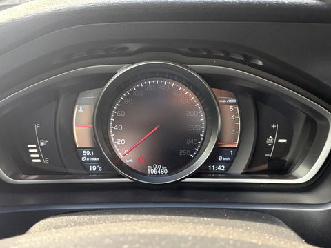 Volvo V40 1.6 T3 Momentum | HARMAN KARDON | NETTE WAGEN