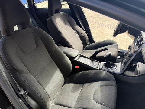 Volvo V40 1.6 T3 Momentum | HARMAN KARDON | NETTE WAGEN