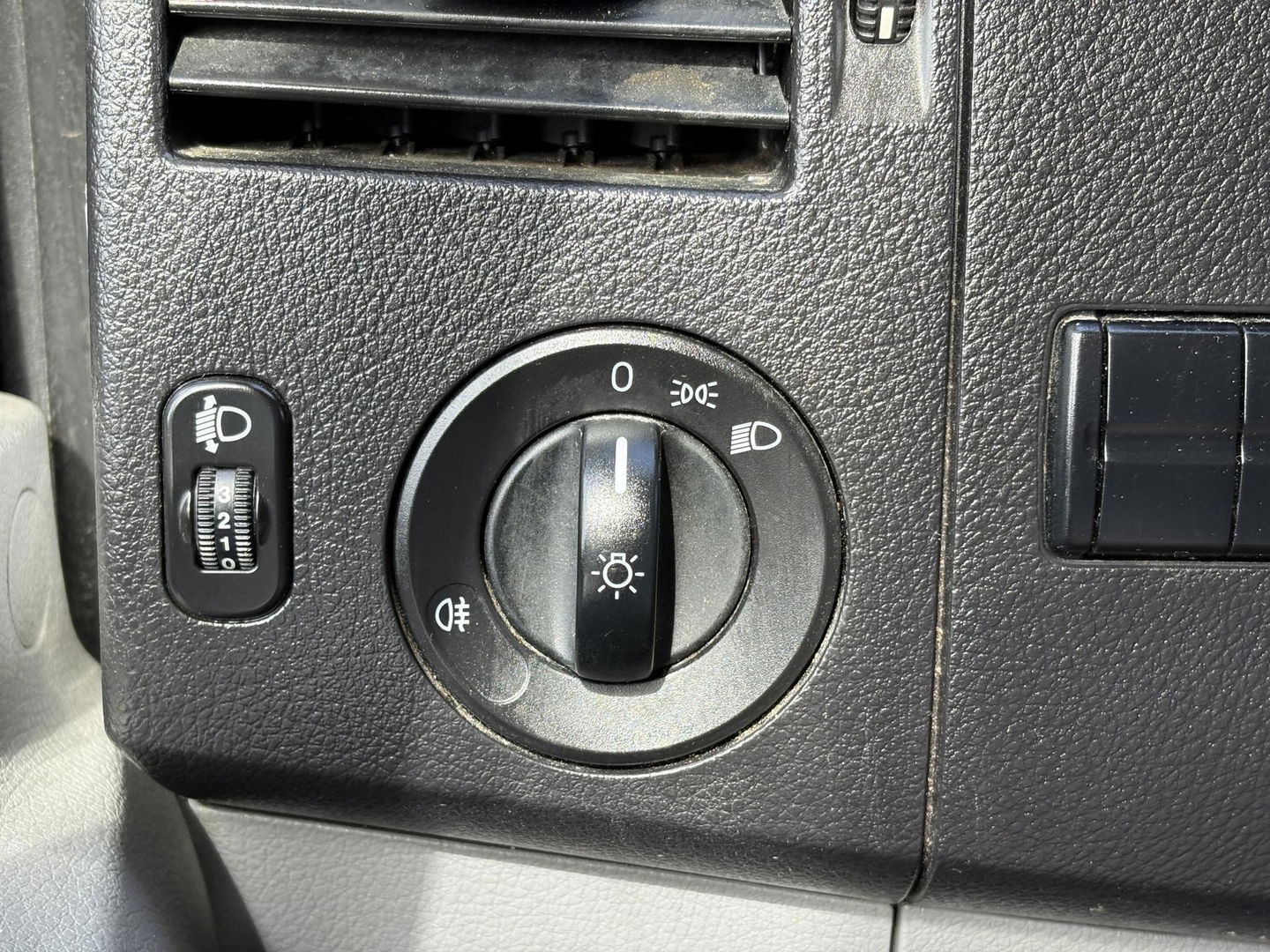 Volkswagen Crafter BE COMBI | CLIXTAR | 3000KG | Cruise | Airco