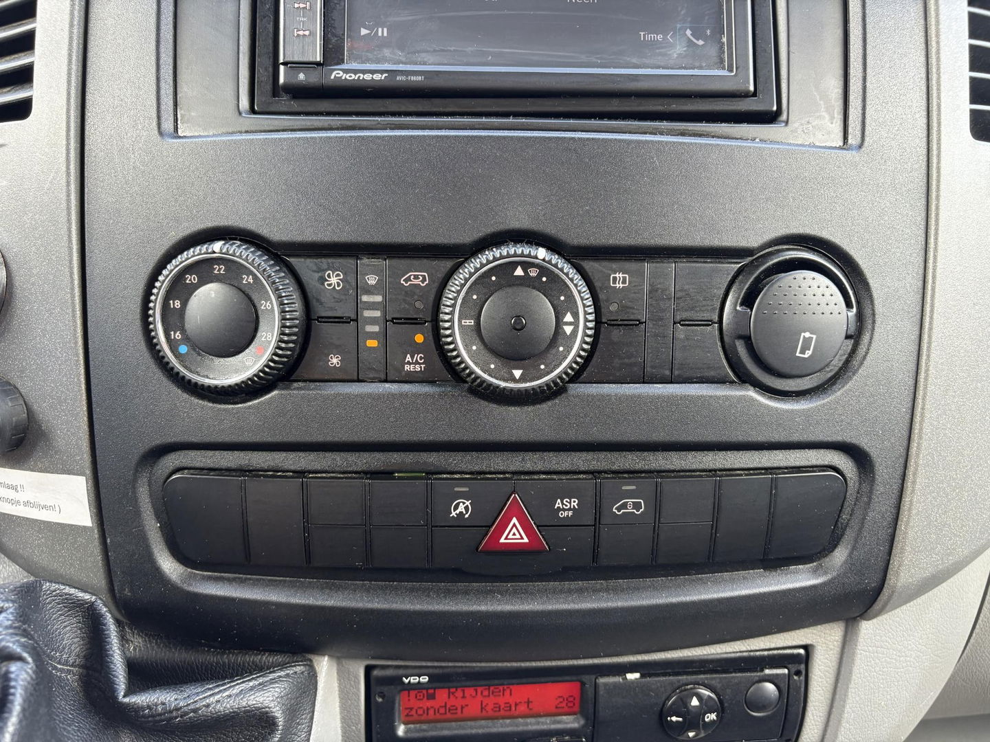 Volkswagen Crafter BE COMBI | CLIXTAR | 3000KG | Cruise | Airco