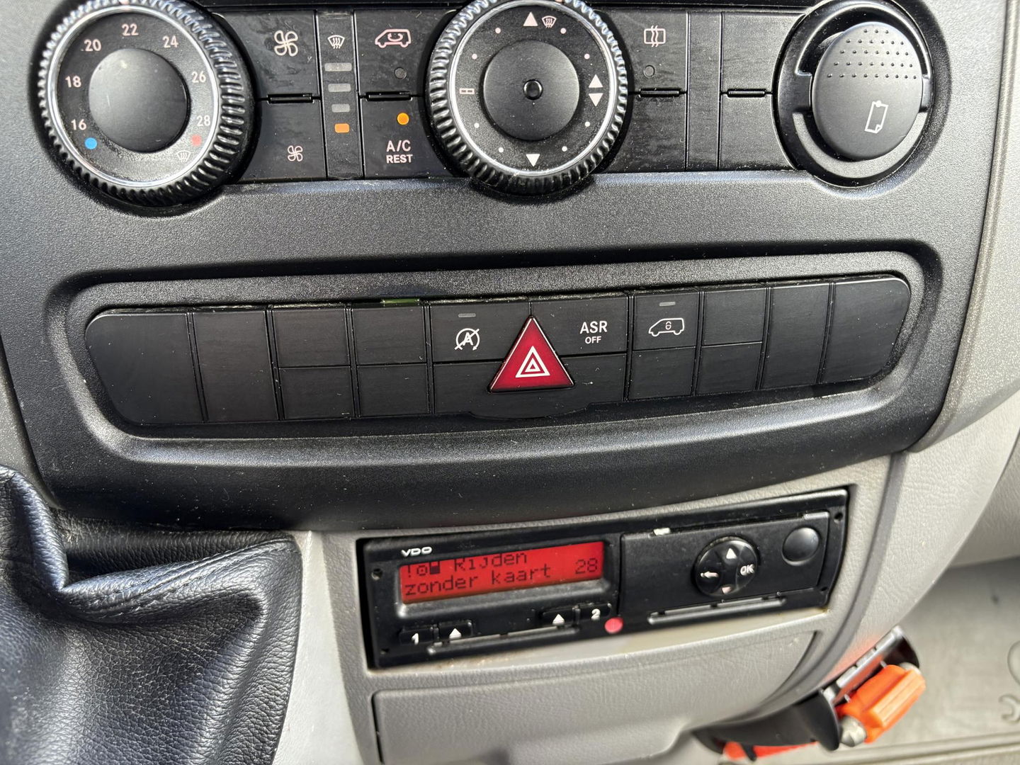 Volkswagen Crafter BE COMBI | CLIXTAR | 3000KG | Cruise | Airco