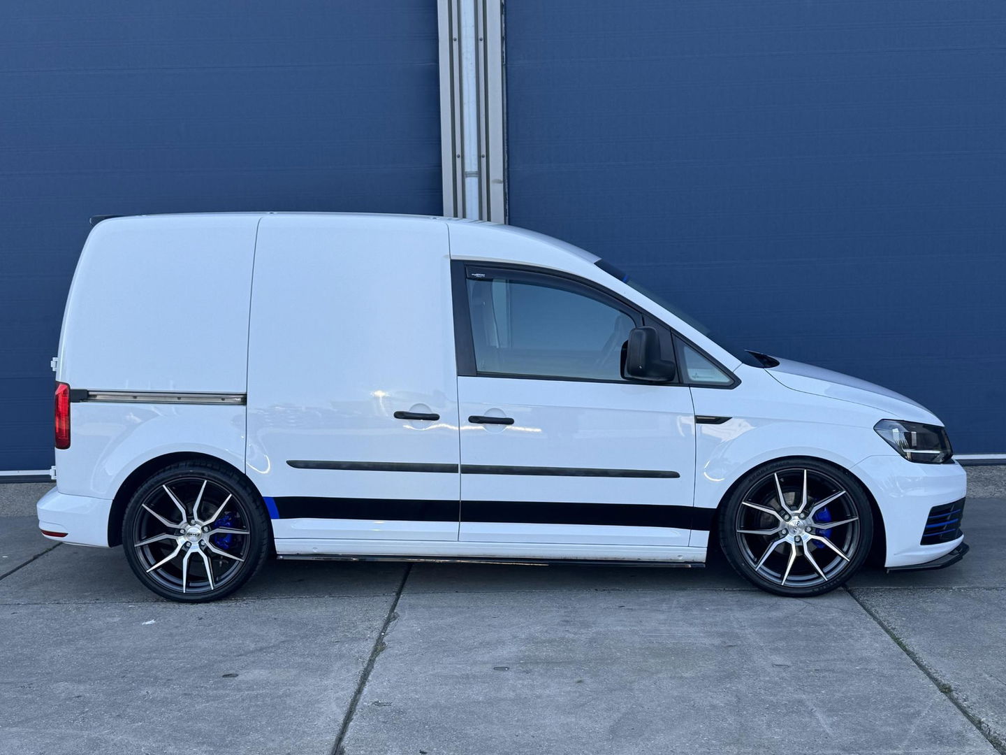 Volkswagen Caddy 2.0 TDI L1H1 BMT Trendline VERLAAGD / SPOILERS / NAVI / CAMERA / EURO 6