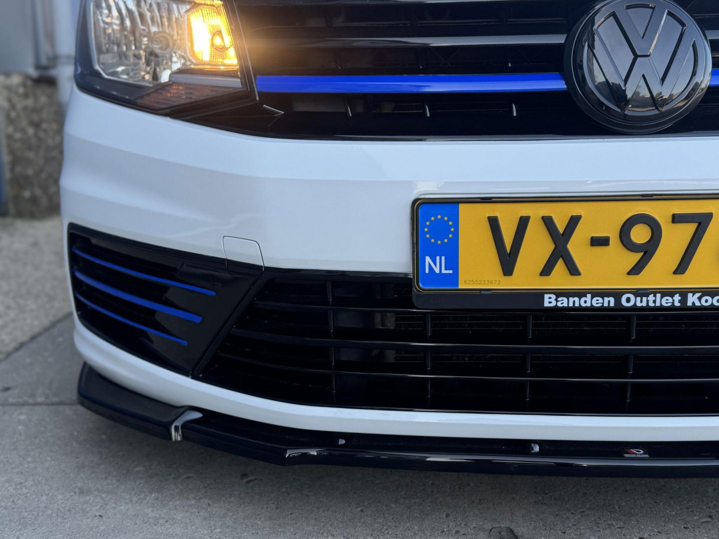 Volkswagen Caddy 2.0 TDI L1H1 BMT Trendline VERLAAGD / SPOILERS / NAVI / CAMERA / EURO 6