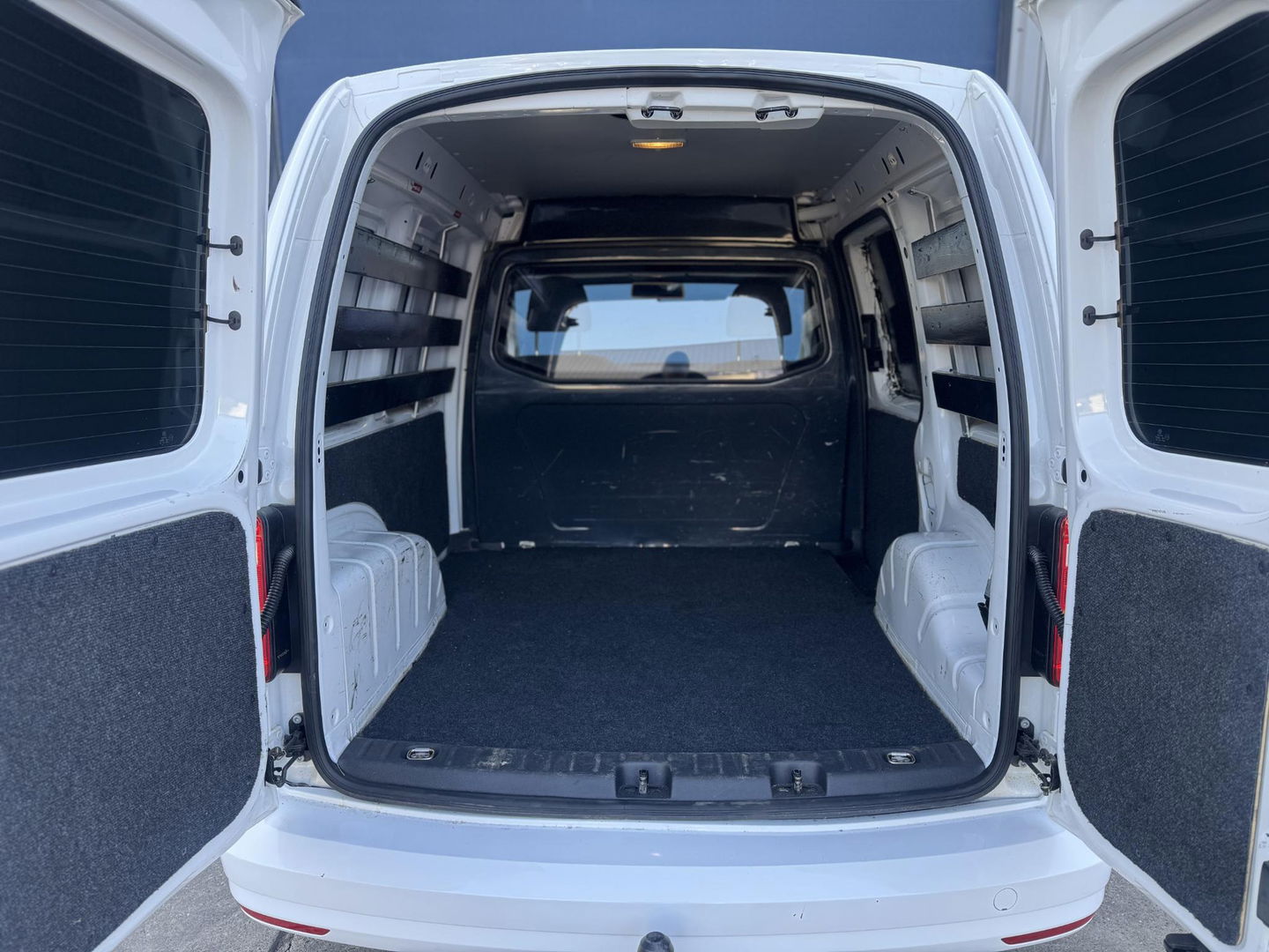 Volkswagen Caddy 2.0 TDI L1H1 BMT Trendline VERLAAGD / SPOILERS / NAVI / CAMERA / EURO 6