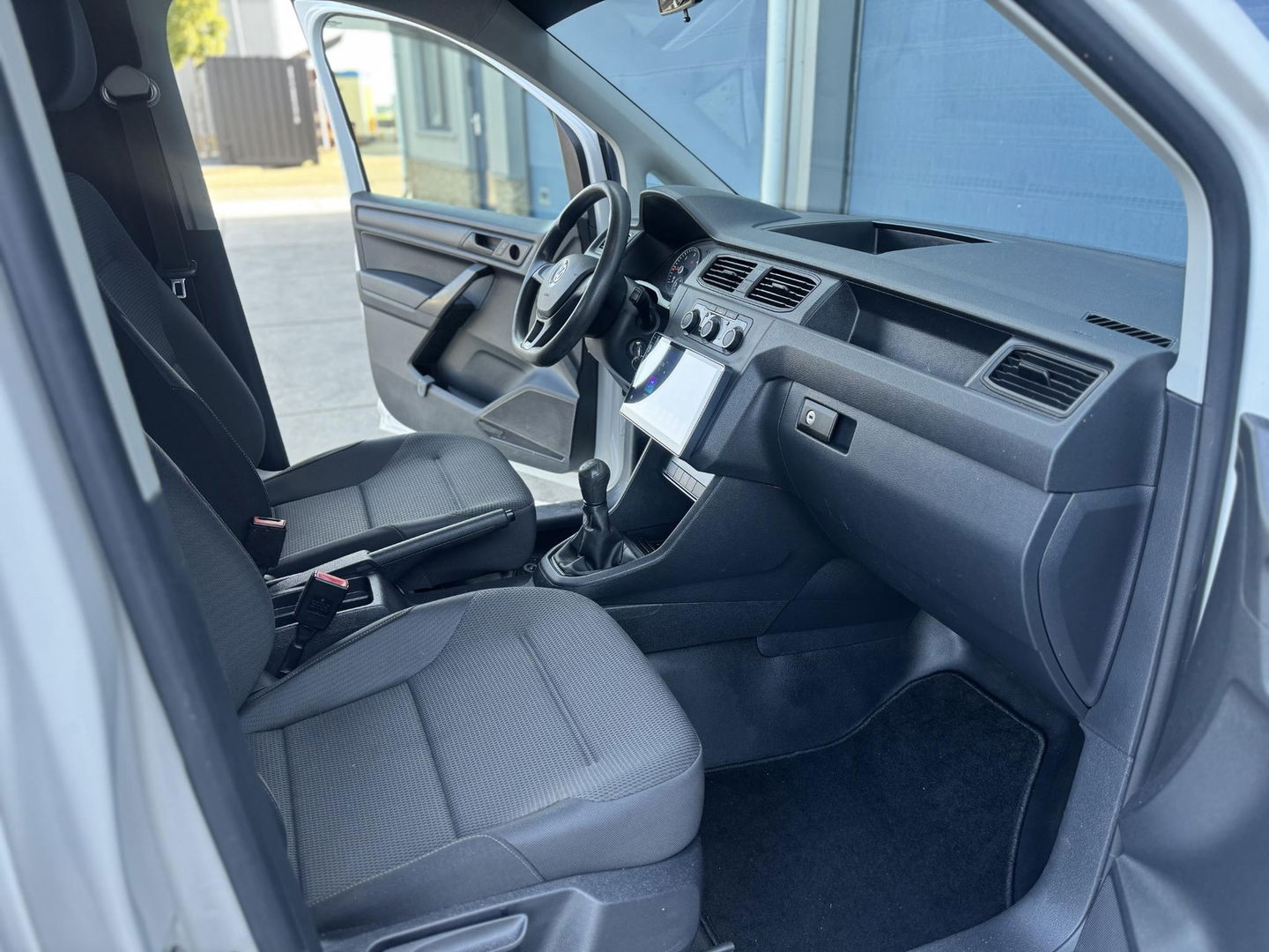 Volkswagen Caddy 2.0 TDI L1H1 BMT Trendline VERLAAGD / SPOILERS / NAVI / CAMERA / EURO 6