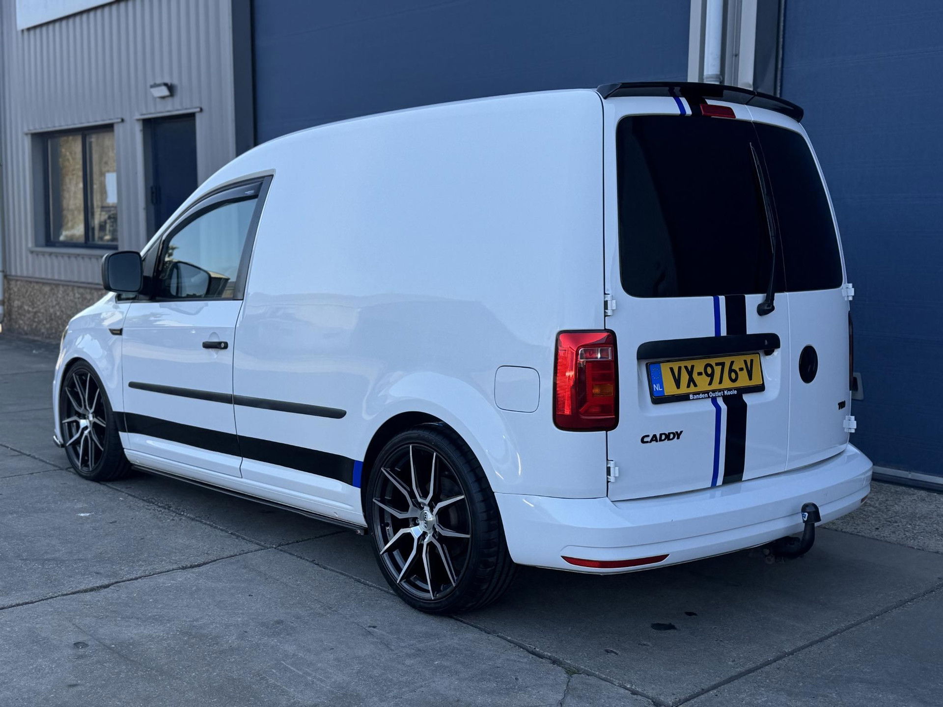 Volkswagen Caddy 2.0 TDI L1H1 BMT Trendline VERLAAGD / SPOILERS / NAVI / CAMERA / EURO 6