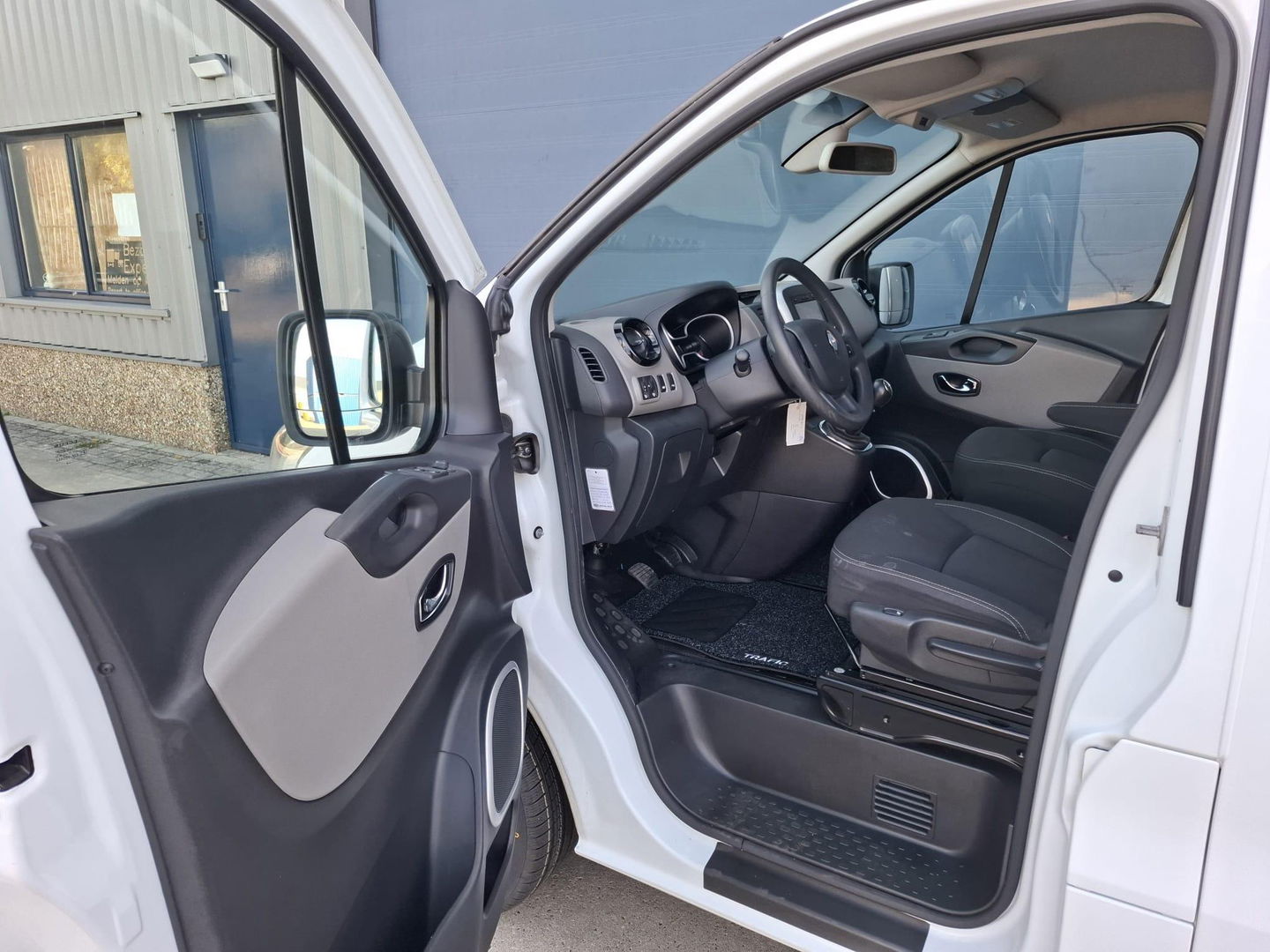 Renault Trafic 1.6 dCi T29 L2H1 Comfort Energy AIRCO / CRUISE CONTROLE / NAVI / CARMERA