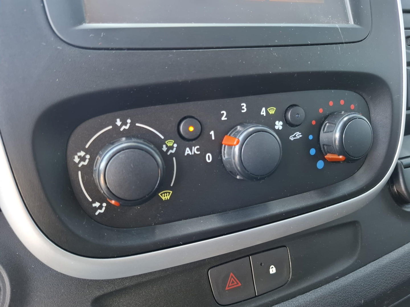 Renault Trafic 1.6 dCi T29 L2H1 Comfort Energy AIRCO / CRUISE CONTROLE / NAVI / CARMERA