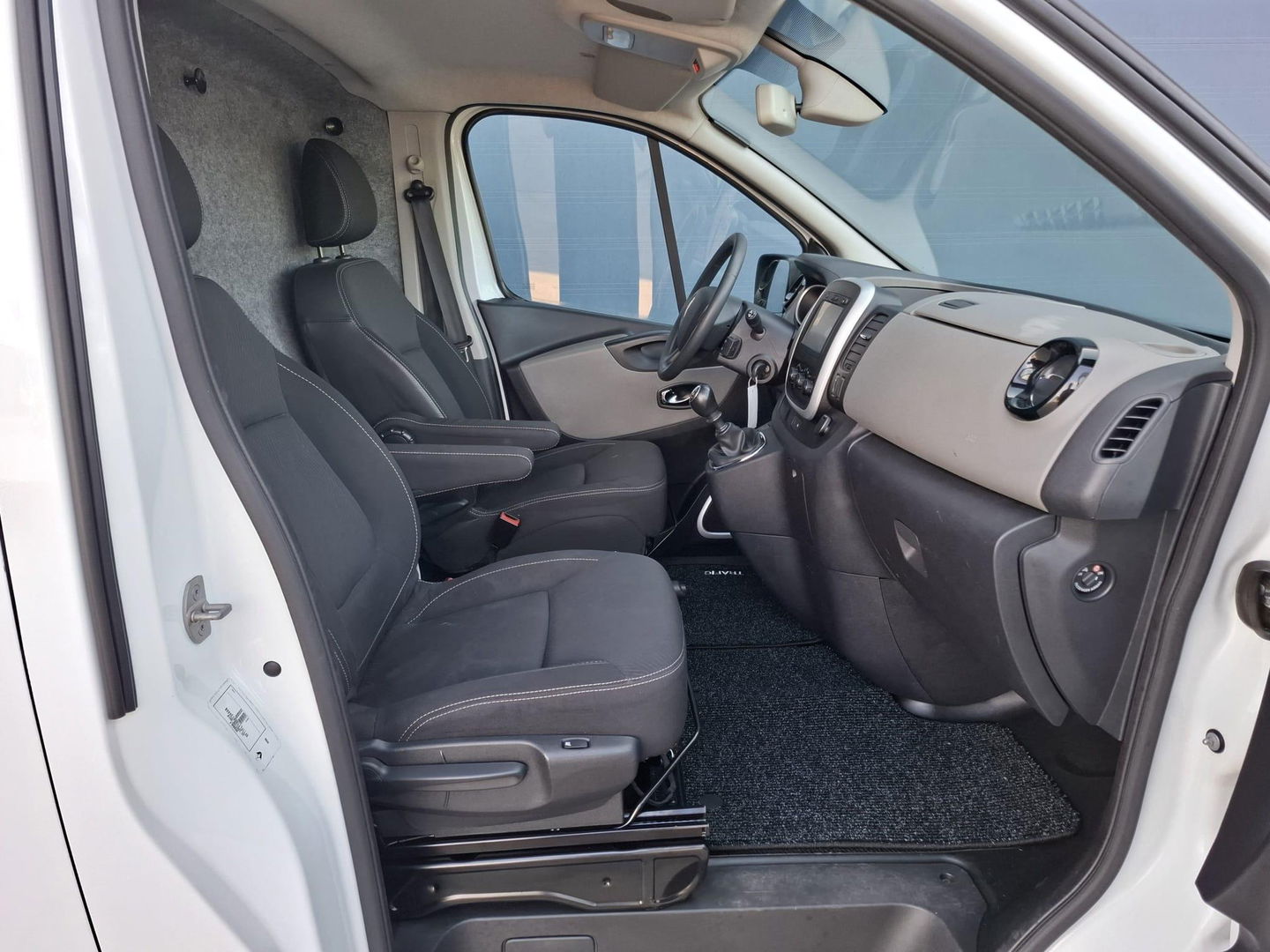 Renault Trafic 1.6 dCi T29 L2H1 Comfort Energy AIRCO / CRUISE CONTROLE / NAVI / CARMERA