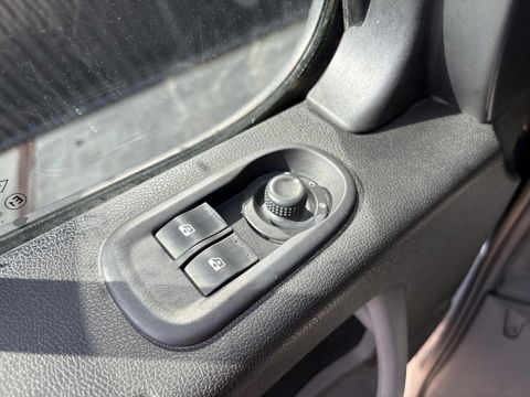 Renault Master T35 2.3 dCi L2H2 | AIRCO KOUD | CRUISE CONTROL | LAGE KM
