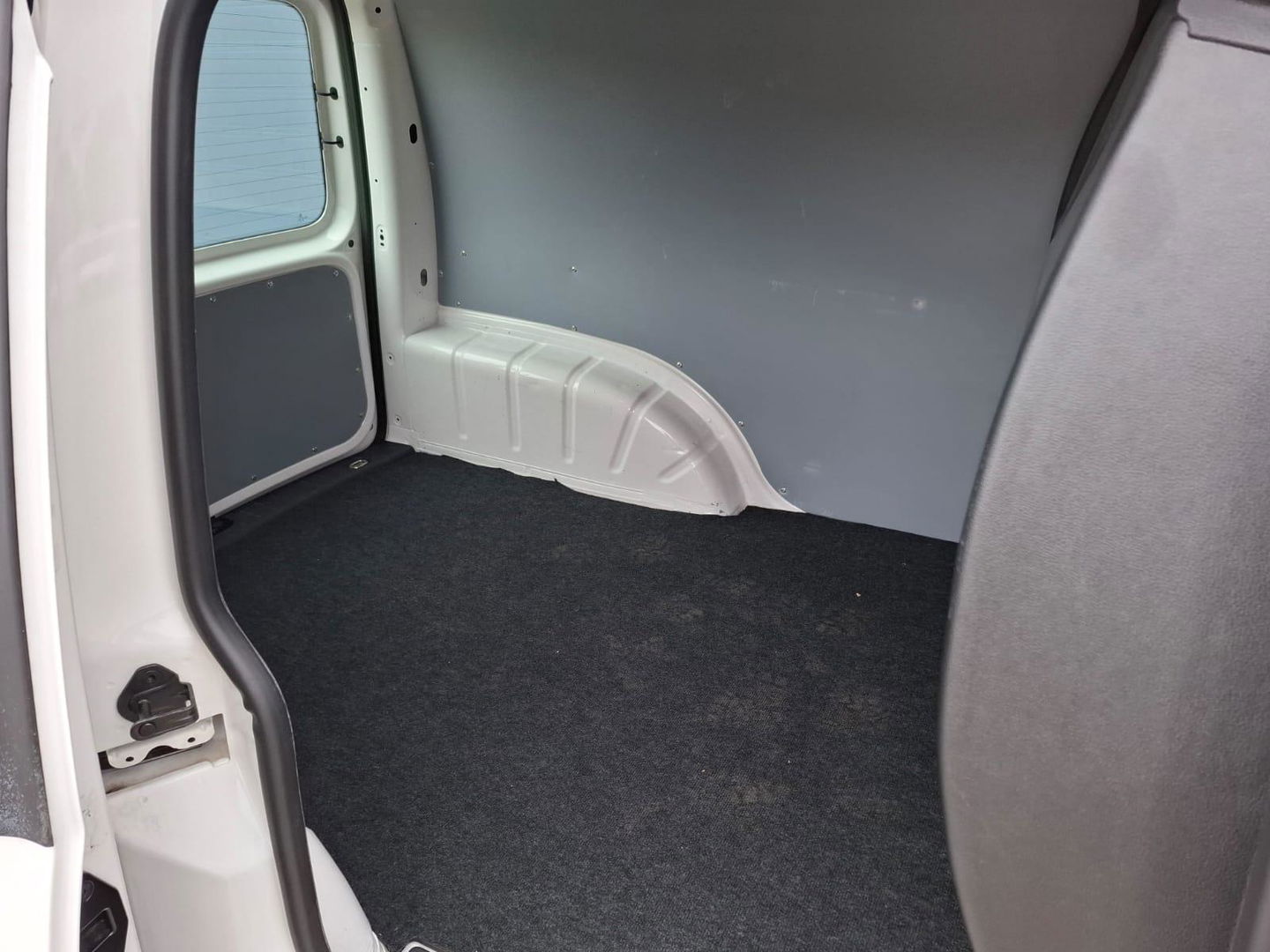 Volkswagen Caddy 2.0 TDI L1H1 BMT Trendline VERLAAGD / AIRCO / N.A.P / MARGE AUTO !!