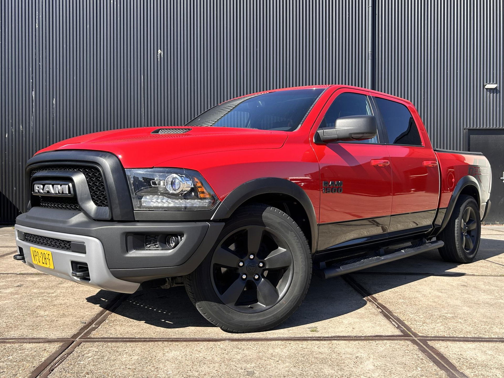 Dodge Ram Pick-Up 1500 REBEL 5.7 V8 Quad Cab 6'4 | LUCHTVERING | PANO | OFFROAD | LEDER | 3500KG | PRINS LPG