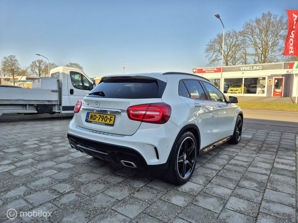 Mercedes-Benz GLA 180 AMG Night Edition Plus