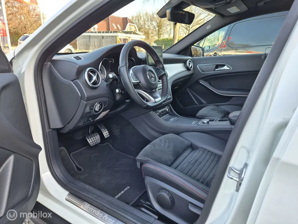 Mercedes-Benz GLA 180 AMG Night Edition Plus