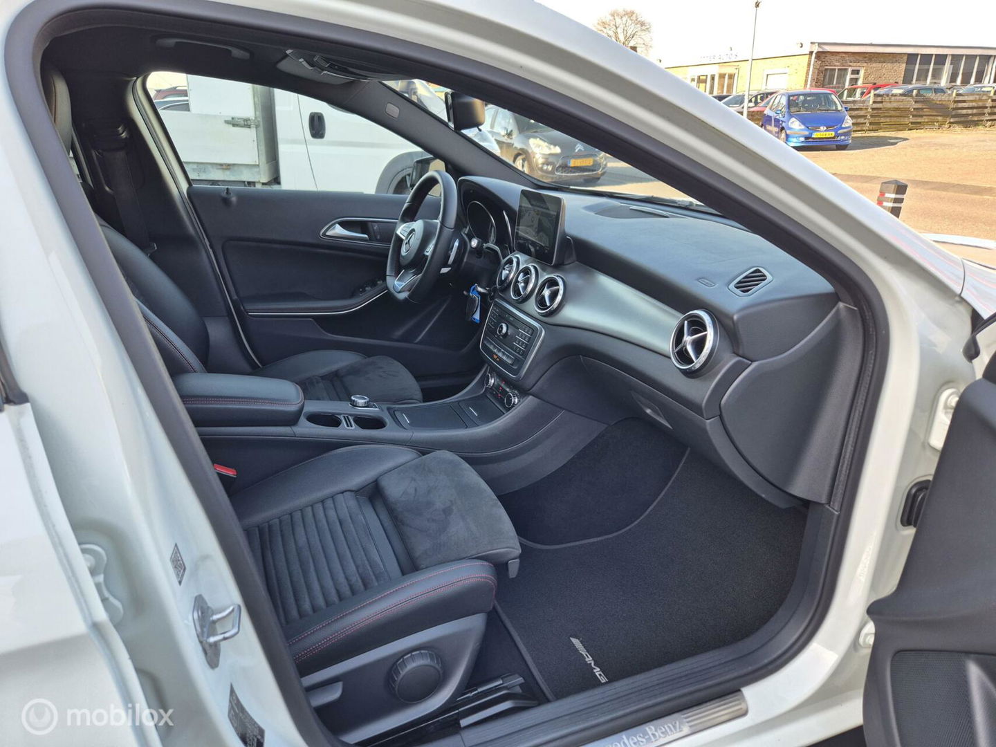 Mercedes-Benz GLA 180 AMG Night Edition Plus