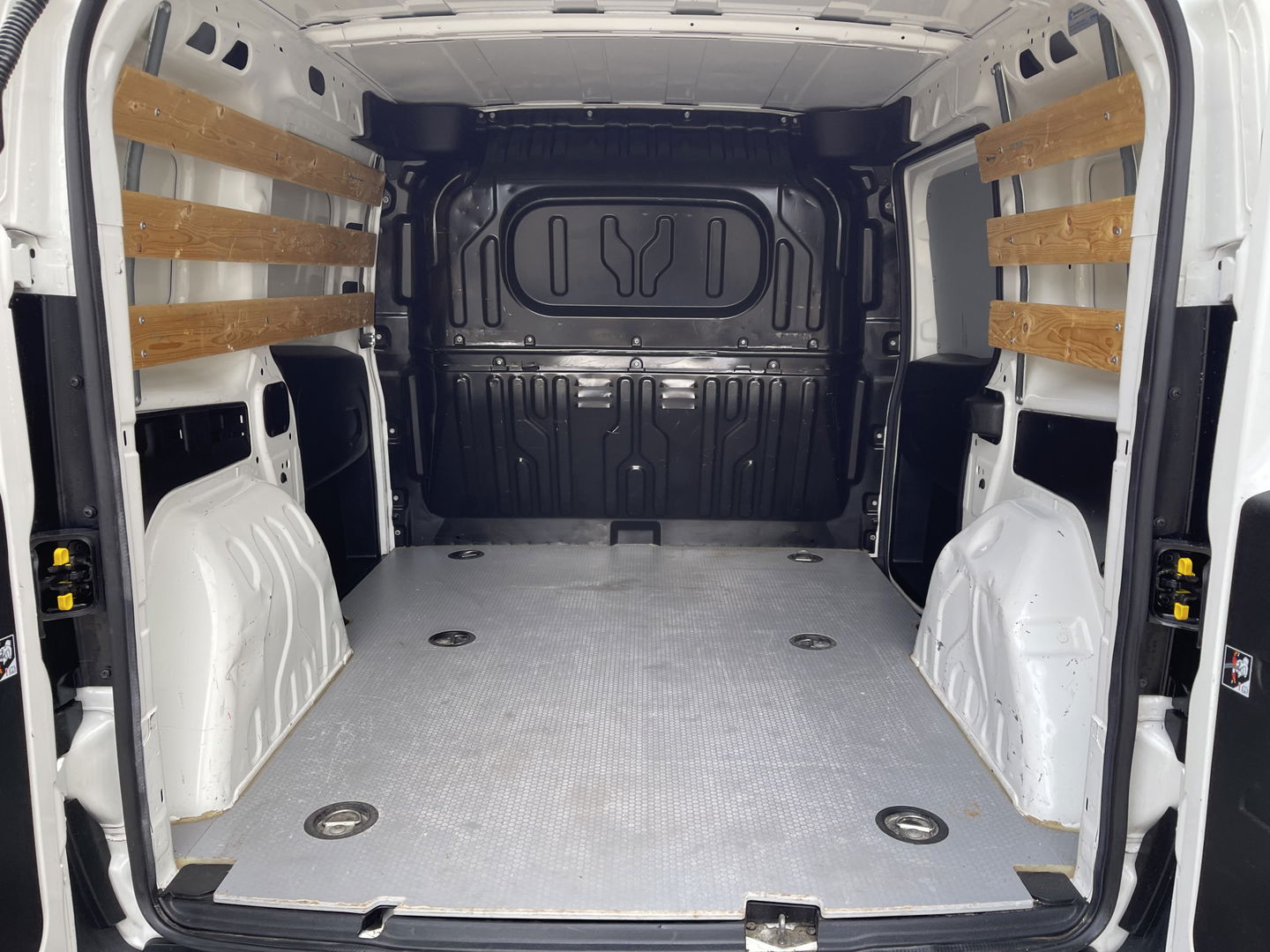 Opel Combo 1.3 CDTi L1H1 Edition / vaste prijs rijklaar € 8950 ex btw / euro 6 diesel / airco / nieuw imperial met looprol / airco / lease vanaf € 183
