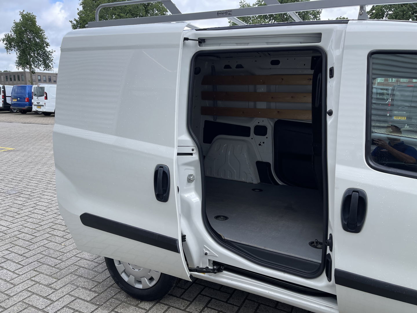 Opel Combo 1.3 CDTi L1H1 Edition / vaste prijs rijklaar € 8950 ex btw / euro 6 diesel / airco / nieuw imperial met looprol / airco / lease vanaf € 183