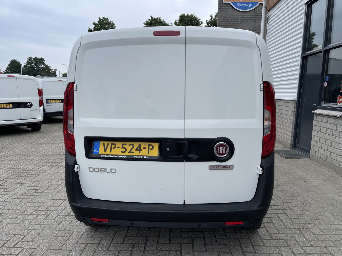 Fiat Doblò Cargo 1.3 MJ L1H1 Actual / vaste prijs rijklaar € 5950 ex btw / lease vanaf € 170 / airco / parkeersensoren achter / radio bluetooth MP3