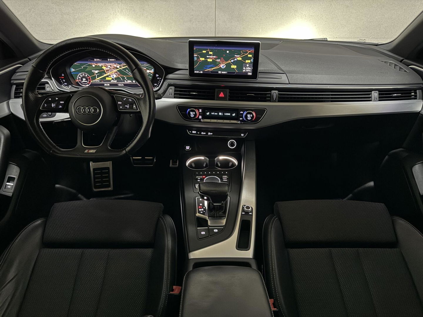 Audi A4 Avant 2.0 TFSI Black Edition S-Line Pano Virtual NAP