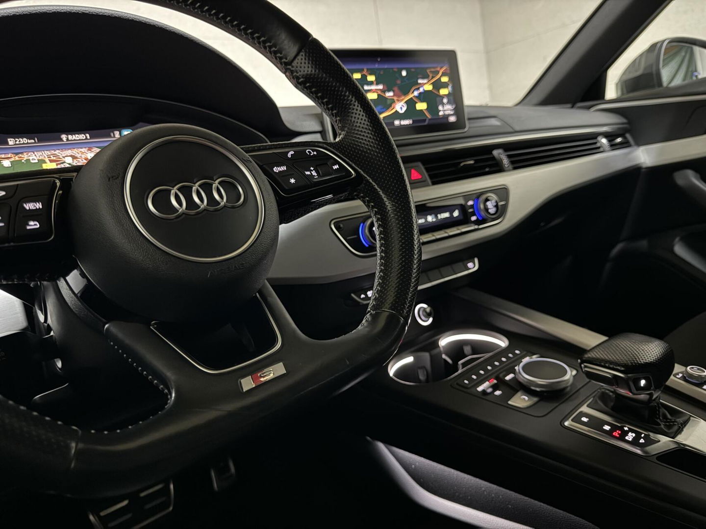 Audi A4 Avant 2.0 TFSI Black Edition S-Line Pano Virtual NAP