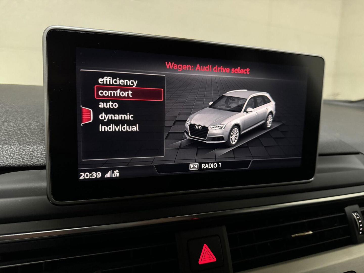 Audi A4 Avant 2.0 TFSI Black Edition S-Line Pano Virtual NAP