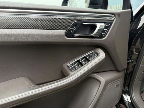 Porsche Macan 3.6 Turbo Pano l 21 INC l Luchtvering
