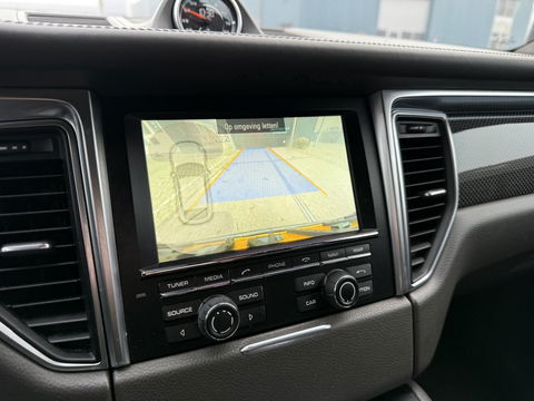 Porsche Macan 3.6 Turbo Pano l 21 INC l Luchtvering