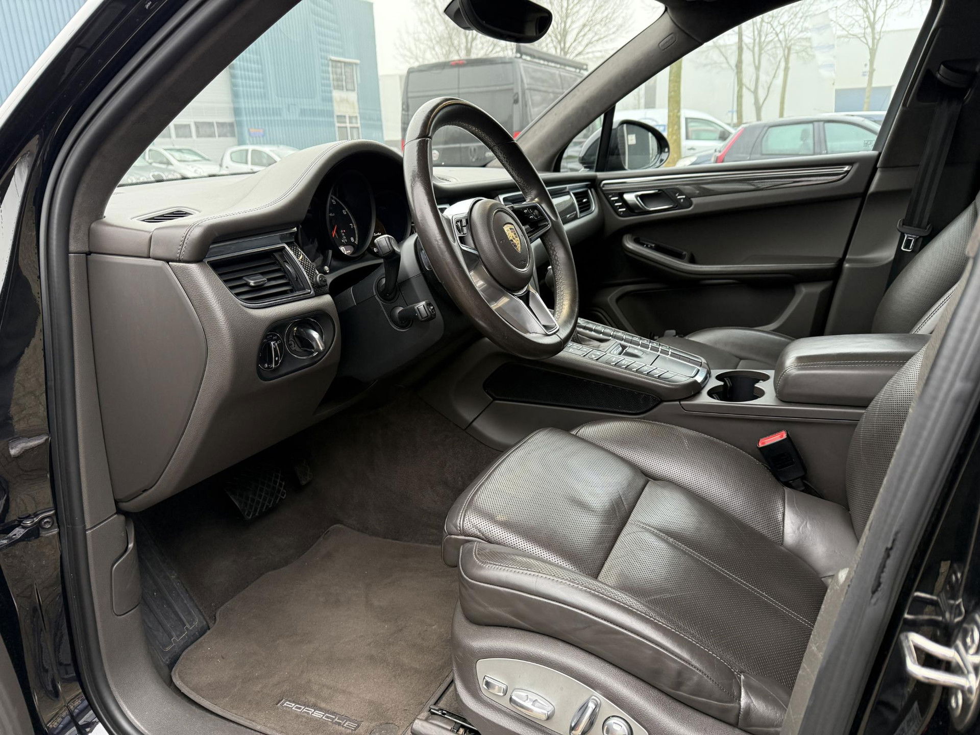 Porsche Macan 3.6 Turbo Pano l 21 INC l Luchtvering