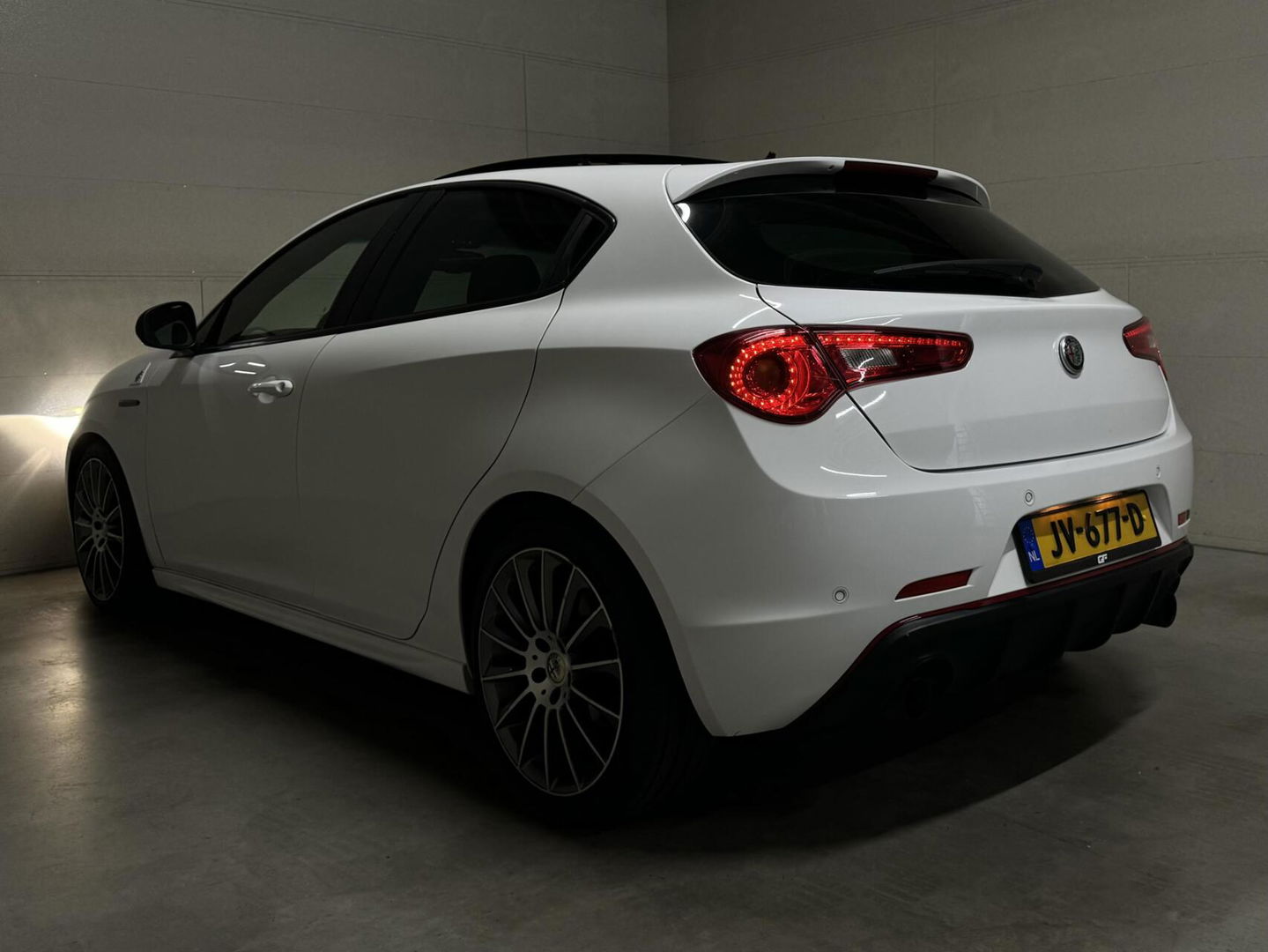 Alfa Romeo Giulietta 1.750 Turbo Veloce Pano Stoelver. Leer NAP