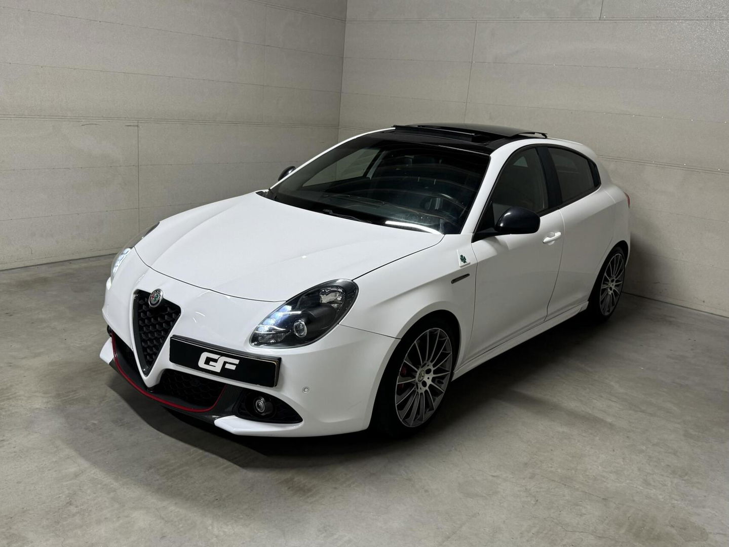 Alfa Romeo Giulietta 1.750 Turbo Veloce Pano Stoelver. Leer NAP