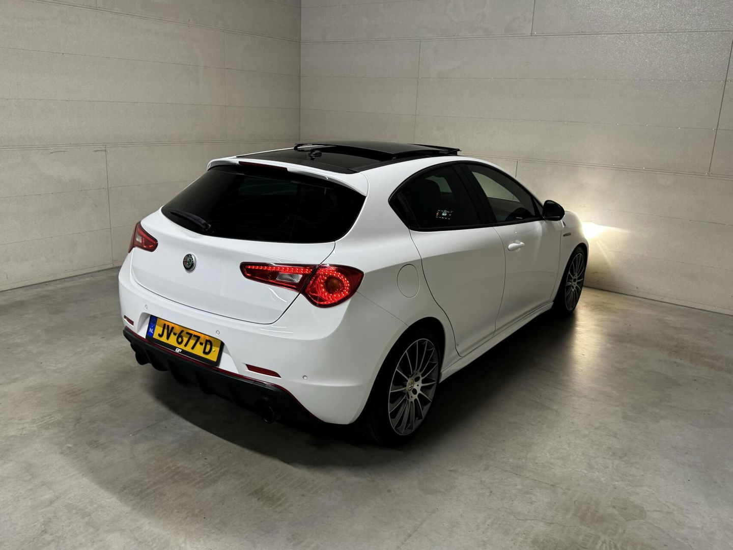 Alfa Romeo Giulietta 1.750 Turbo Veloce Pano Stoelver. Leer NAP