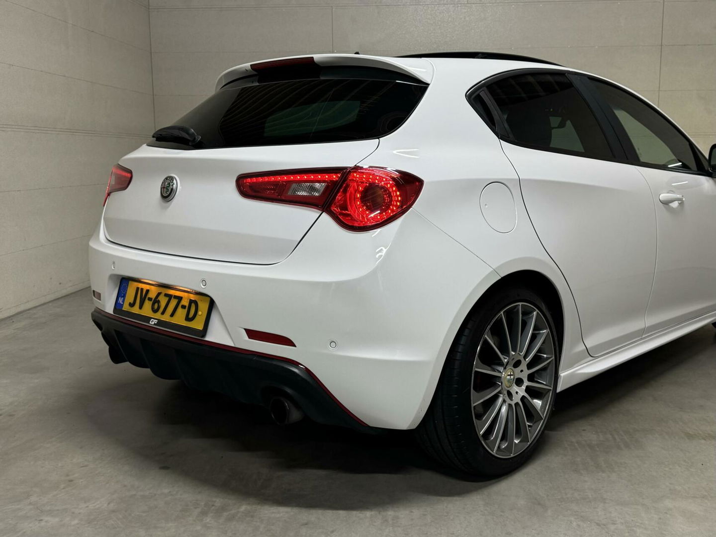 Alfa Romeo Giulietta 1.750 Turbo Veloce Pano Stoelver. Leer NAP