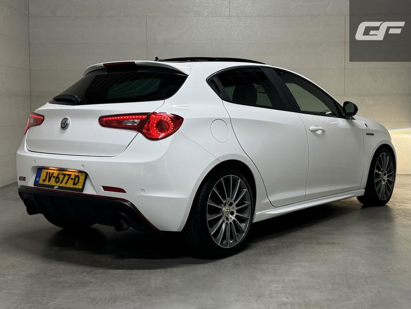 Alfa Romeo Giulietta 1.750 Turbo Veloce Pano Stoelver. Leer NAP