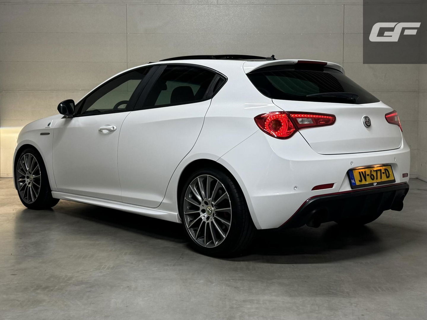 Alfa Romeo Giulietta 1.750 Turbo Veloce Pano Stoelver. Leer NAP