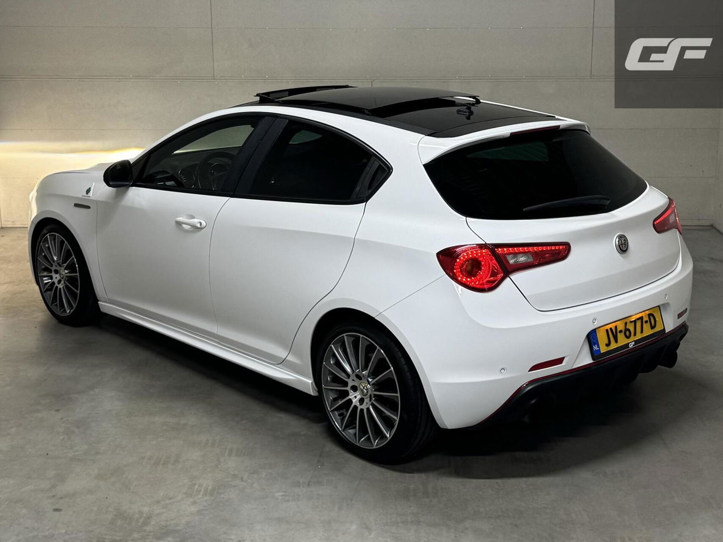 Alfa Romeo Giulietta 1.750 Turbo Veloce Pano Stoelver. Leer NAP
