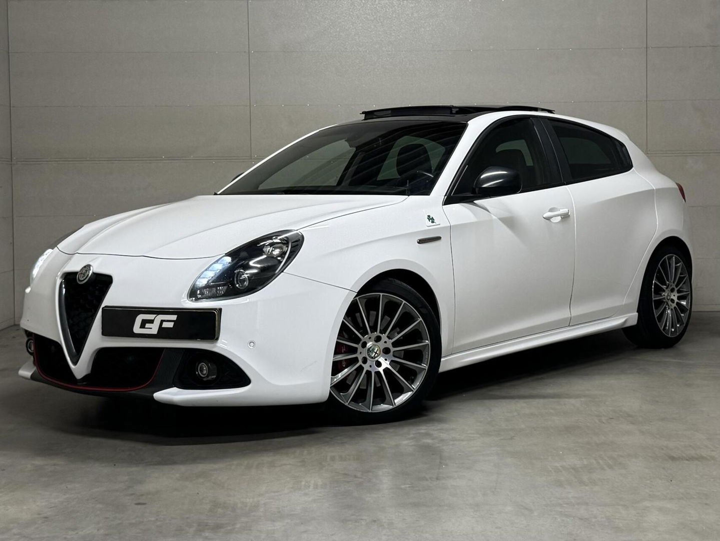 Alfa Romeo Giulietta 1.750 Turbo Veloce Pano Stoelver. Leer NAP